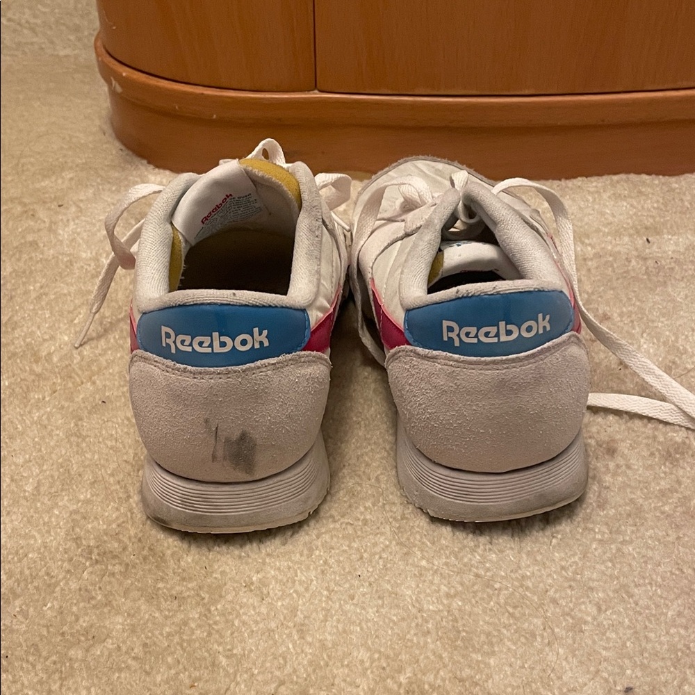Reebok shoes 
Men’s size 8.5 
Women’s size 10